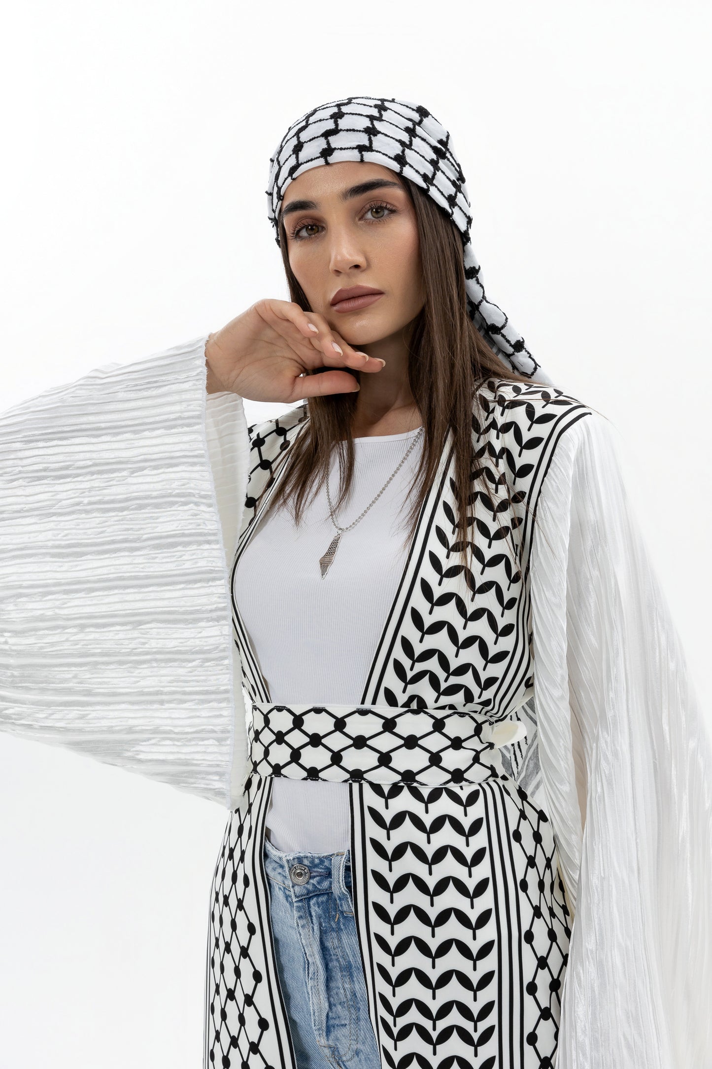 Keffiyeh Abaya with Pleated Sleeves