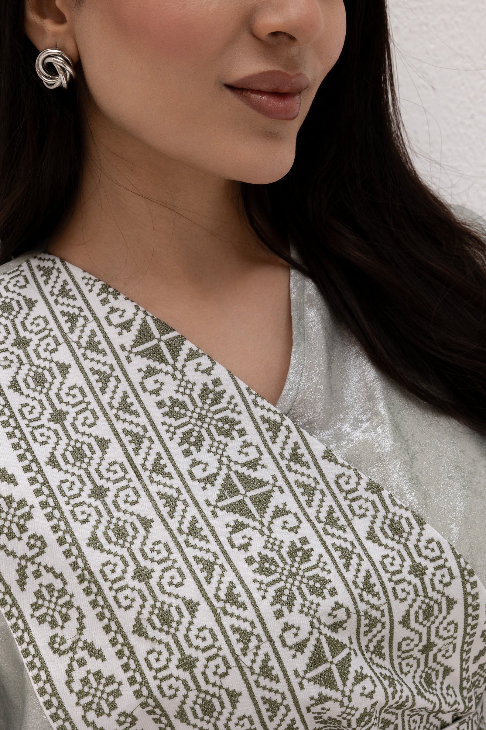 Silver Embroidered Wrap Abaya